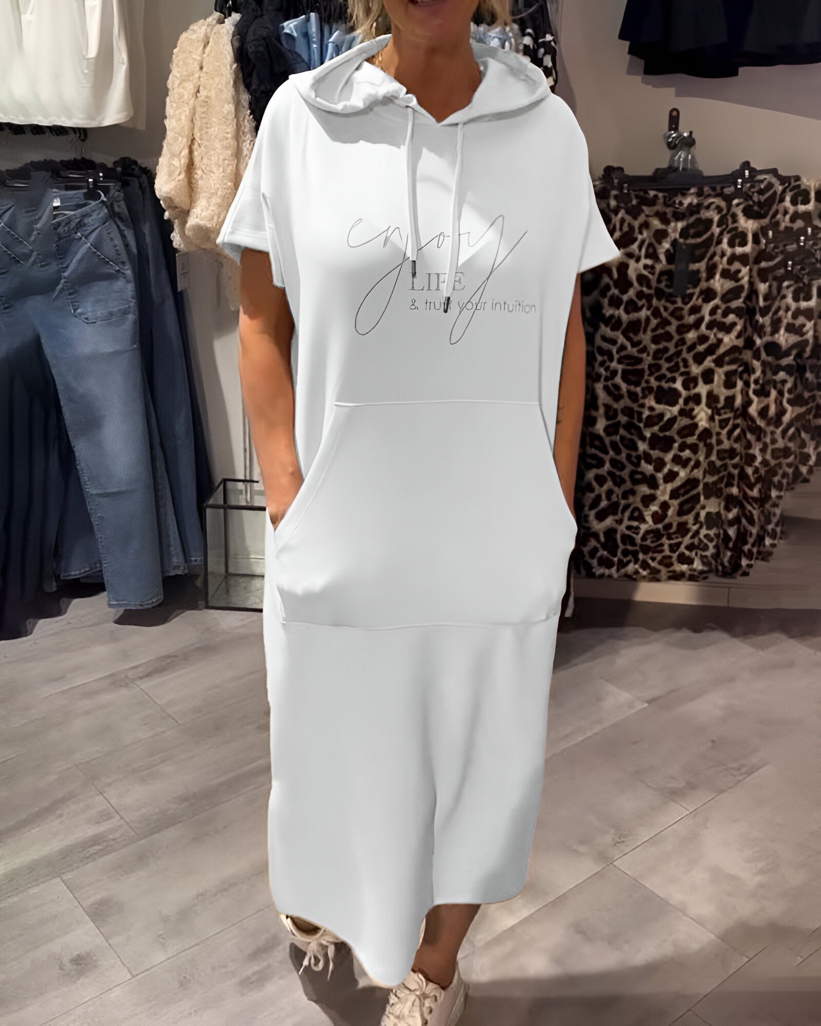 Marlowe & Co | Ebba™ Casual dress with hood and feminine fit
