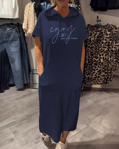 Marlowe & Co | Ebba™ Casual dress with hood and feminine fit