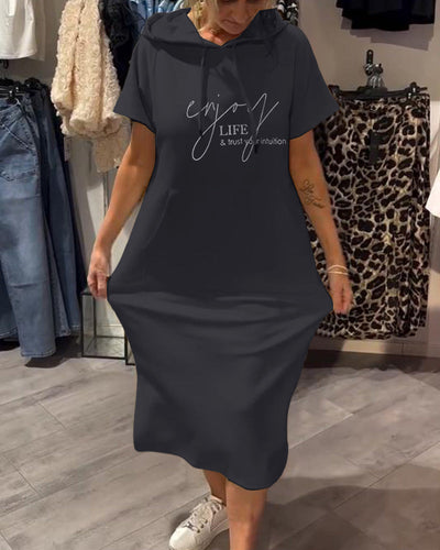 Marlowe & Co | Ebba™ Casual dress with hood and feminine fit