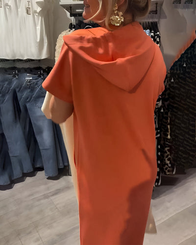 Marlowe & Co | Ebba™ Casual dress with hood and feminine fit